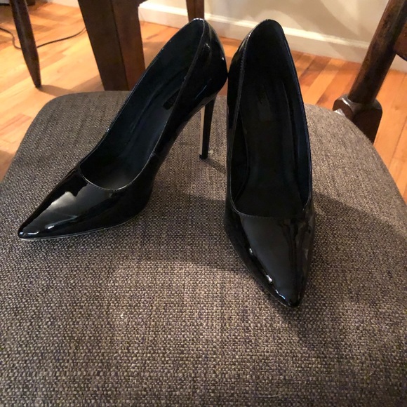 Glossy black Stilettos - Picture 2 of 7